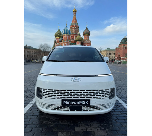 Аренда Hyundai Staria с водителем в Москве