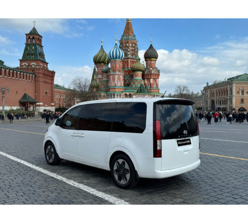 Аренда Hyundai Staria с водителем в Москве