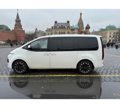 Аренда Hyundai Staria с водителем в Москве