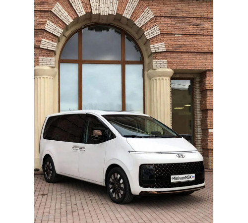 Аренда Hyundai Staria с водителем в Москве